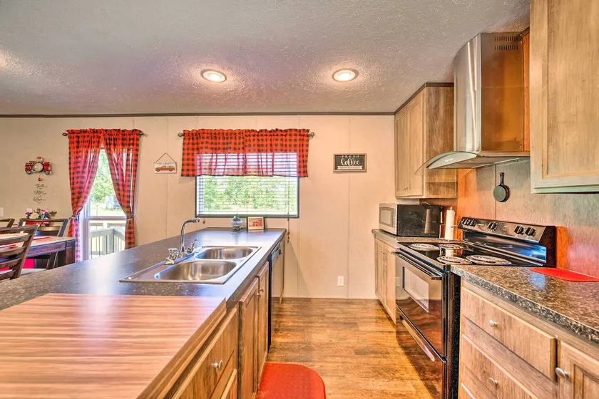 VERY NICE Home, Horse Pasture, ATV Parking - Image 1