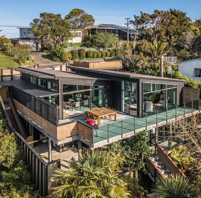 Taonga with panoramic sea views  - Image 1