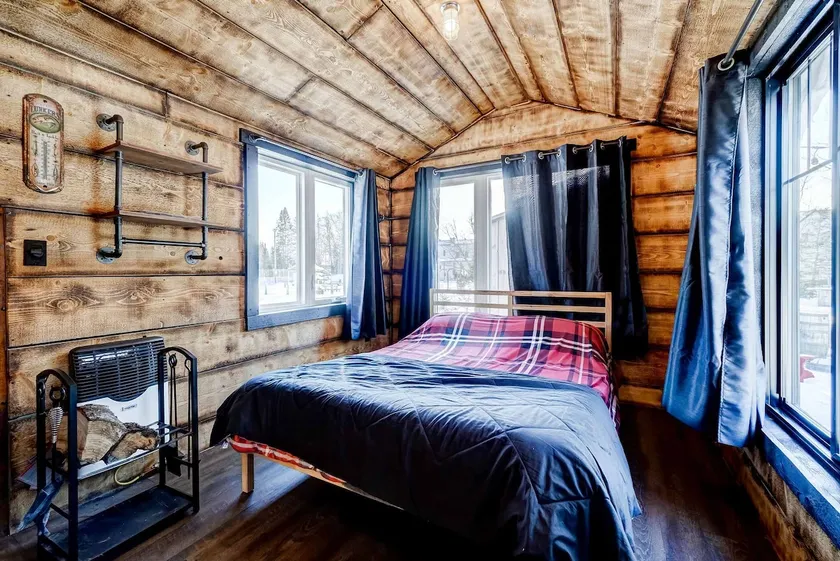 Your Cozy Cabin Retreat - Image 1