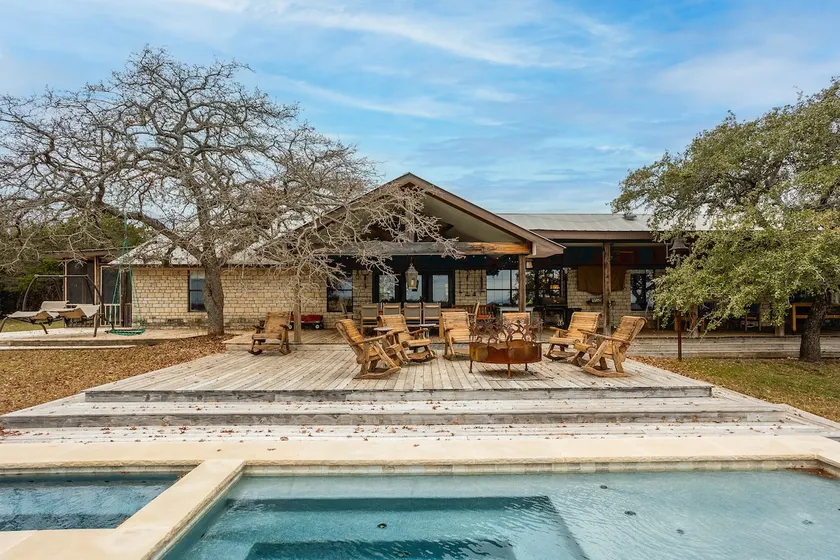 Pool, Porch & Stunning Views: Spacious Texas Home! - Image 1