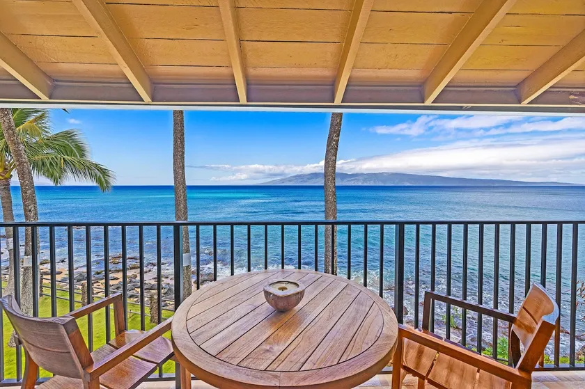 Chic Oceanfront Escape-Boutique Studio-Noelani 219-Cold AC-Amazing Ocean View - Image 1