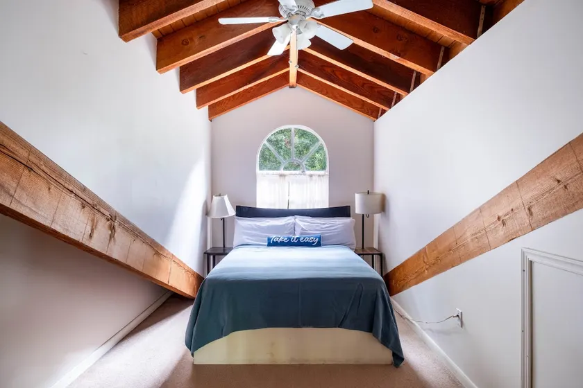 Treetops Apt.Sleep1-4 Beach Steps Away - Image 1