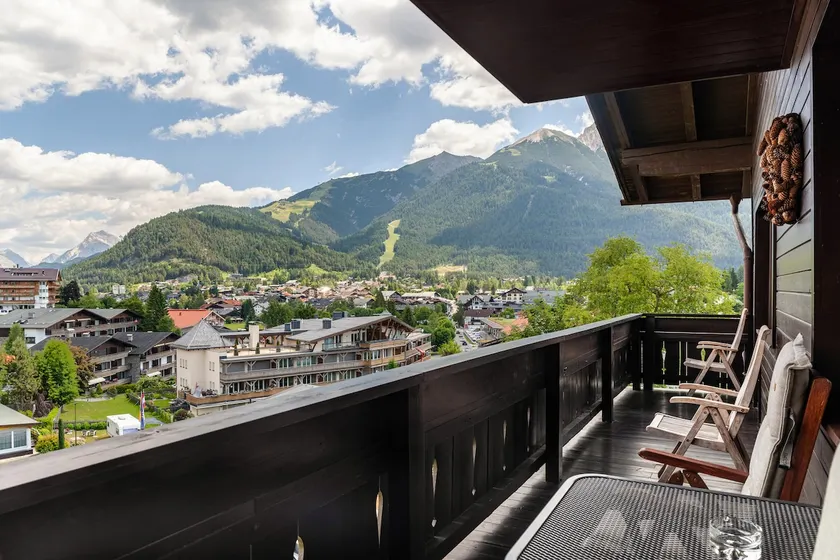 Haus Excelsior Top 35 - Image 1