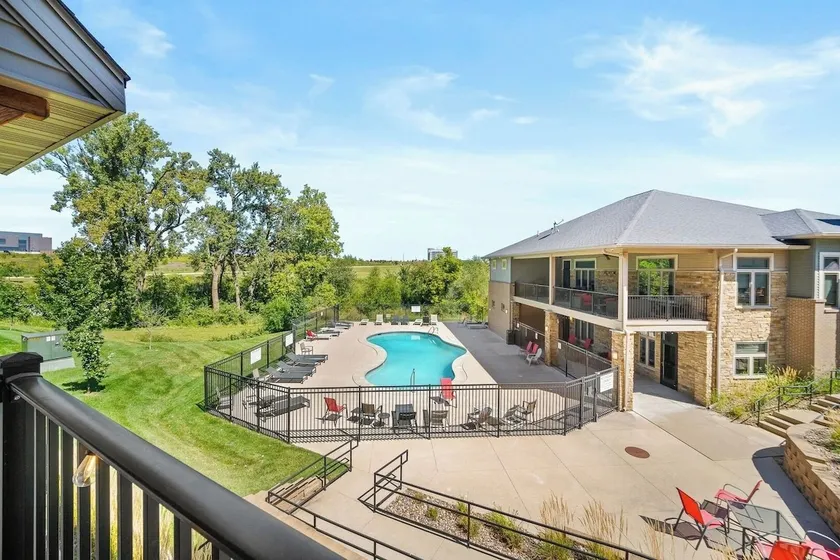 Luxe, First Floor Suite with Garage & Balcony - Image 1