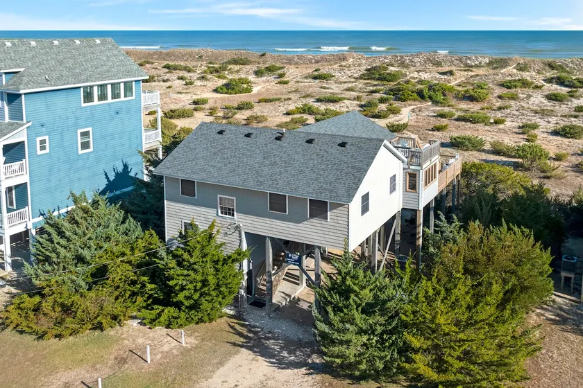 Sandpiper: Oceanfront | Hot Tub | Rooftop Deck - Image 1