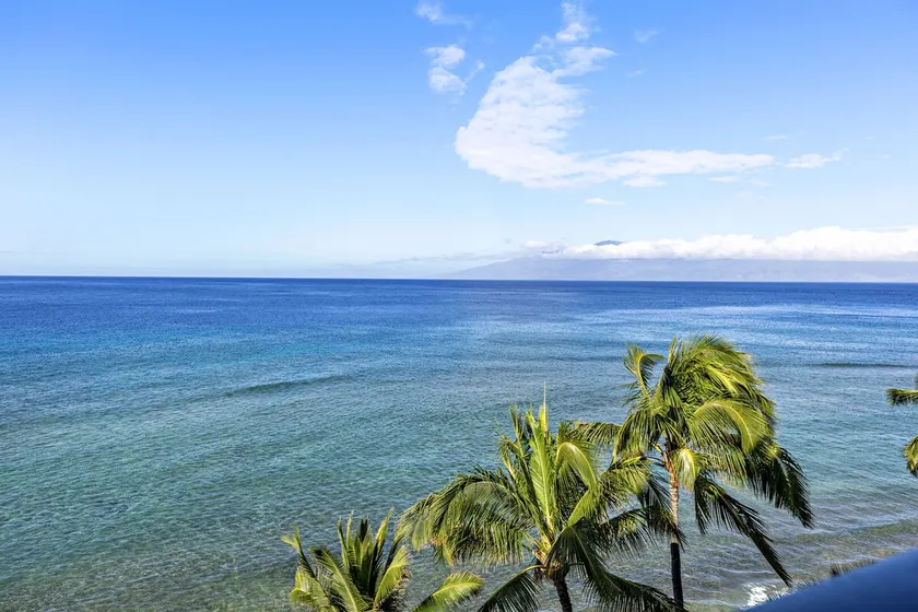 Resort-Style Luxury with Stunning Ocean Views - Image 1