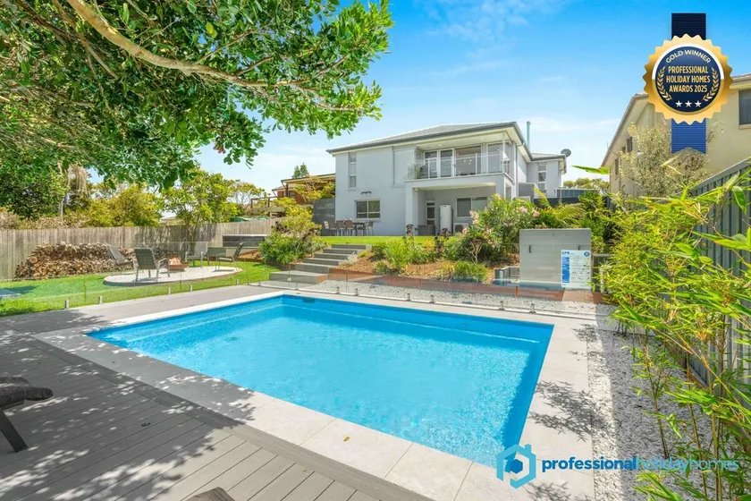 Sea La Vie - Pet Friendly with Fireplace and Swimming Pool & Spa - Image 1