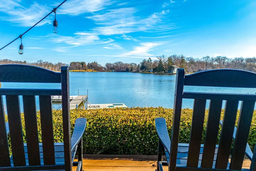 Paw Paw Fall Getaway: Wine Fest & Apples! - Image 1