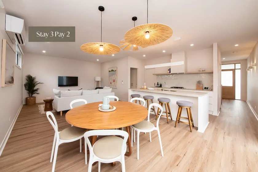 Barefoot Beach House McCrae - Image 1