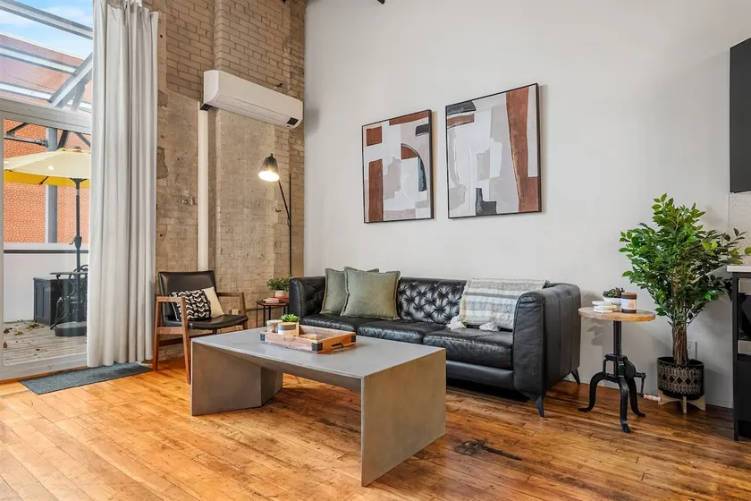 2-Flr Historic Loft: Elevator, Patio, UG Park, AC - Image 1