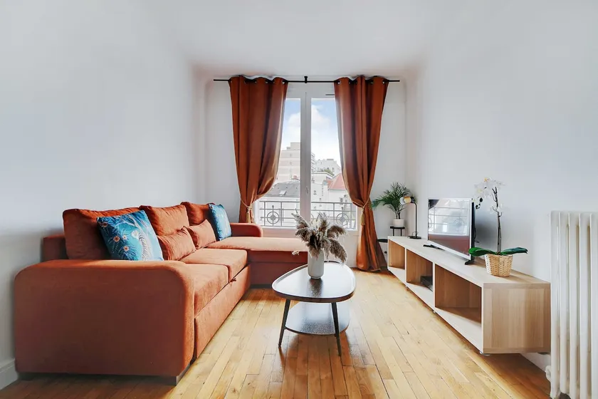 Cozy Apartment 2Bdr-4P - in the Heart of Suresnes - Image 1