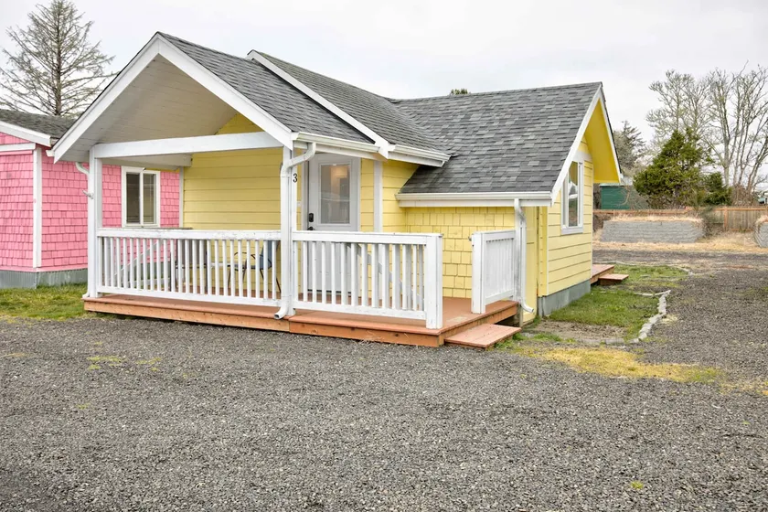 Ocean Spray Resort Cottage 3 by Grayland Beach - Image 1