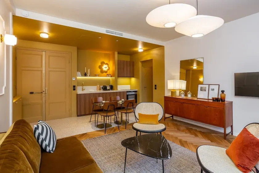 Eiffel view AC. Feydeau Terrace Habitat Parisien - Image 1