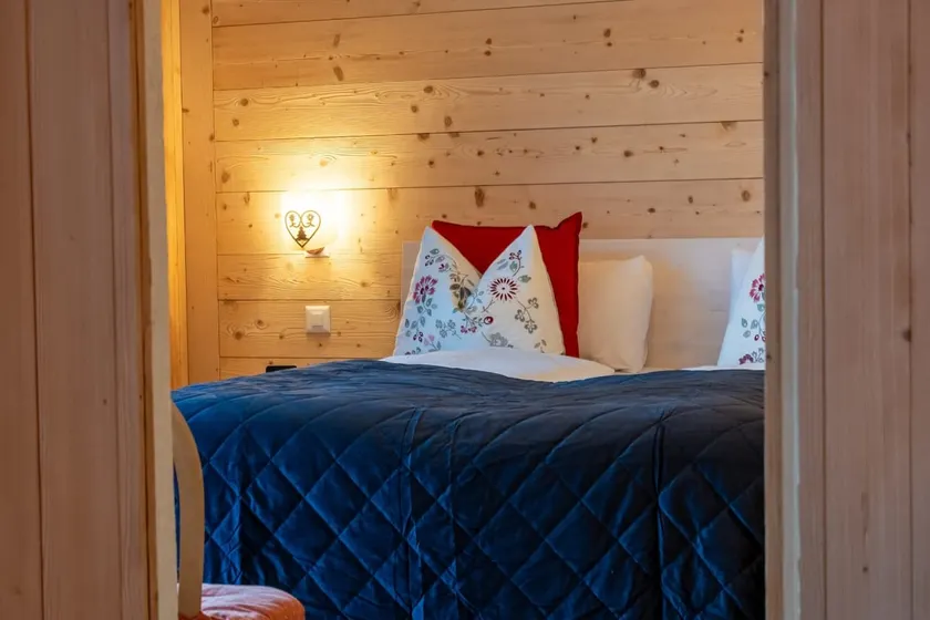 BaseCamp - Renovated apartment with sunny balcony by Heiti Gstaad - Image 1