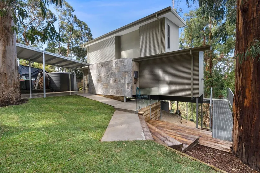 Sky High House - private and stunning location - Image 1