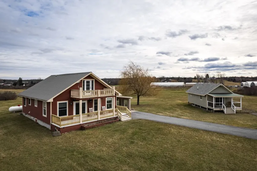 River & Charm: 2 Homes, on 10 Acres Near Clayton - Image 1