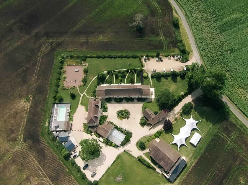 Studio with swimming pools, surrounded by nature - Image 1