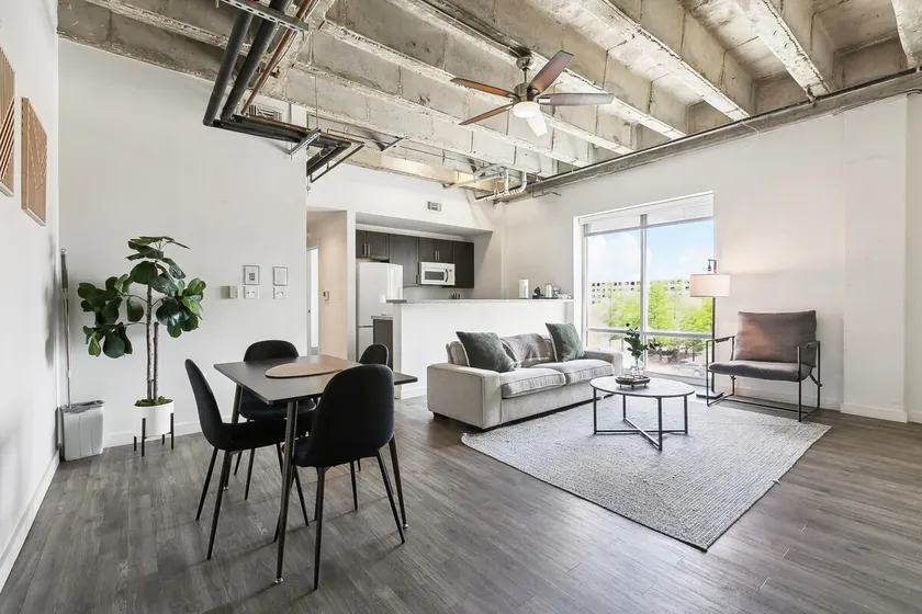 Stay in the Heart of Downtown! - Image 1