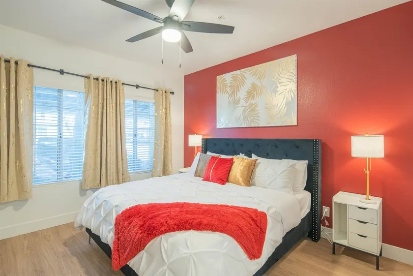 King Bed Biker & Hiker Paradise Updated Condo - Image 1