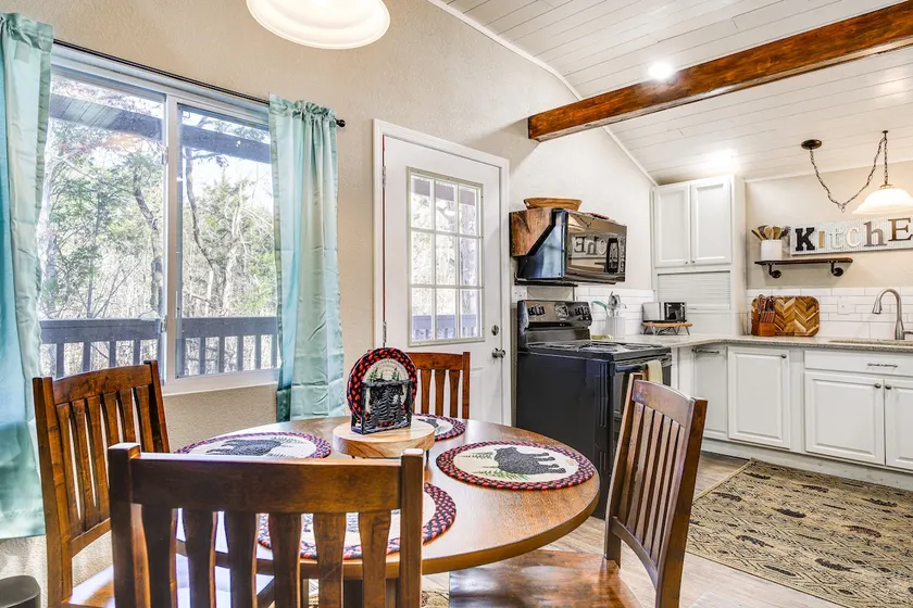 Cozy Cottage w/ Pool Btwn Knoxville & Pigeon Forge - Image 1