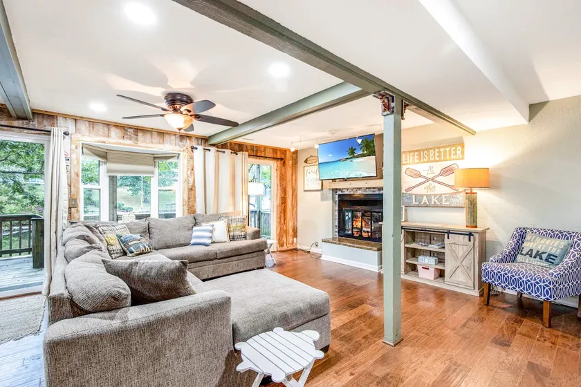 Harmony Haus - Private Dock, Kayaks & More! - Image 1