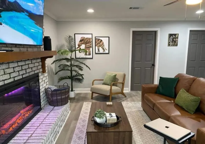 Asheboro 2BR • Mins to NC Zoo • Pet & Family Stay - Image 1