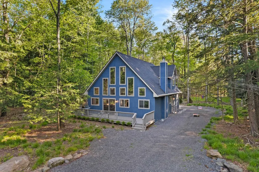 Dog Friendly Poconos Chalet, Hot Tub, Beach & Lake - Image 1