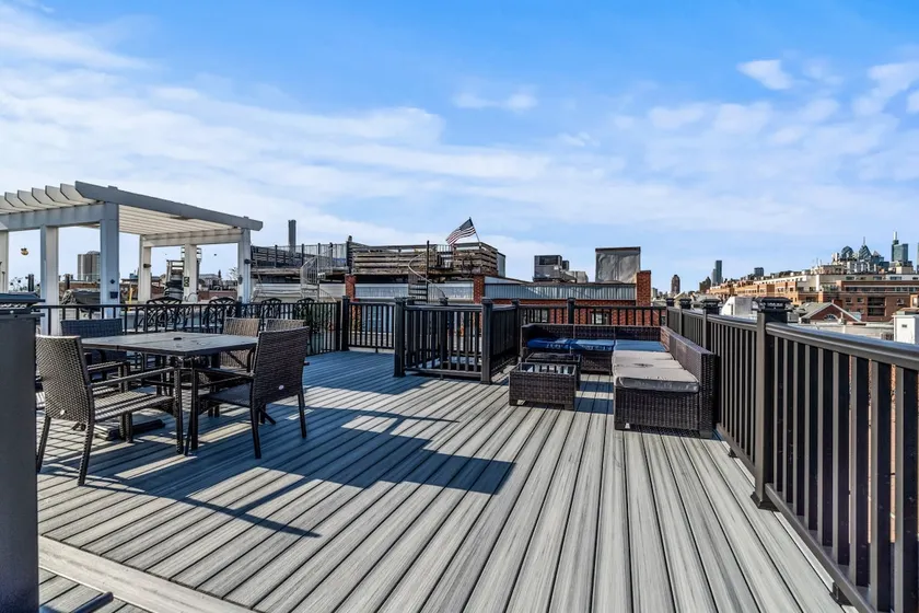 5 BDRM City Oasis - Indoor Pool - Roof Top Deck - Image 1