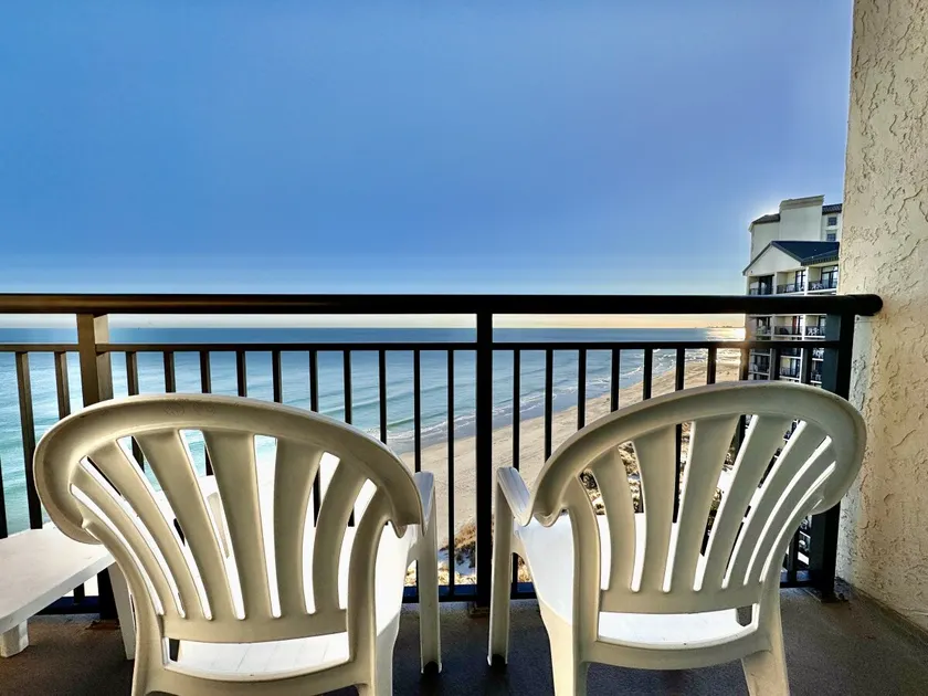 Tropical Resort 1BR 1407 - Image 1