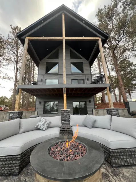 Chokecherry Cabin-Beautiful Views & Hot Tub - Image 1