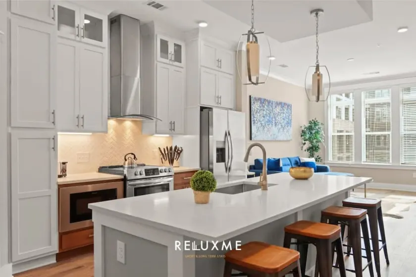 Reluxme| SouthPark 1BR Condo w/ Lux Amenities - Image 1