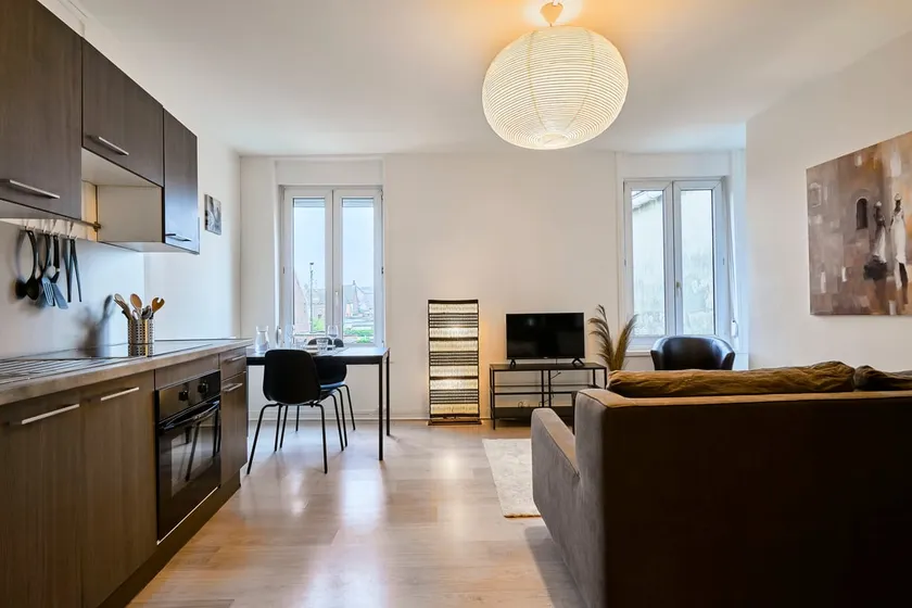 One bedroom apartment near tramway & shops - Image 1