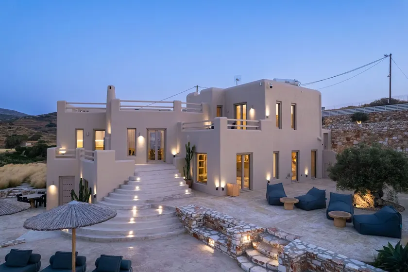 Akrotiri Estate Naxos - Private hillside estate - Image 1