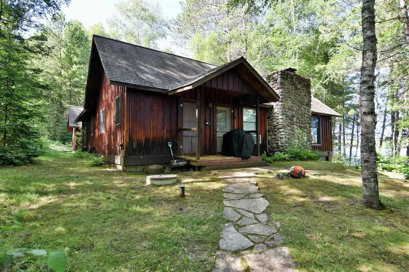 Cedar Lodge on Dells Lake - Image 1