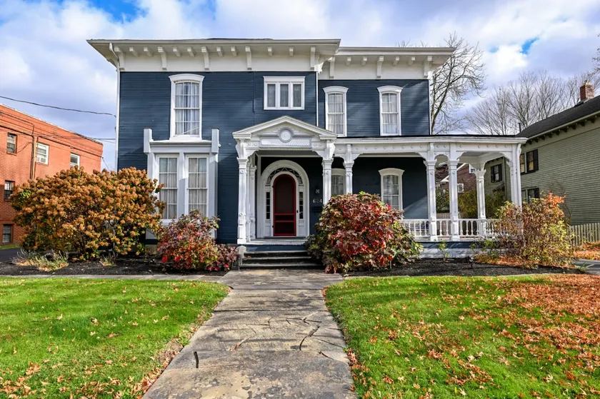 Luxurious Historic Victorian Warren OH Sleeps 10! - Image 1