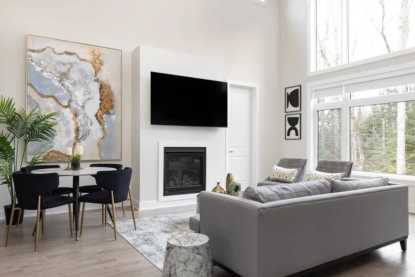 Modern 3BR Cottage~Games Room~Fire pit~Trails~BBQ - Image 1