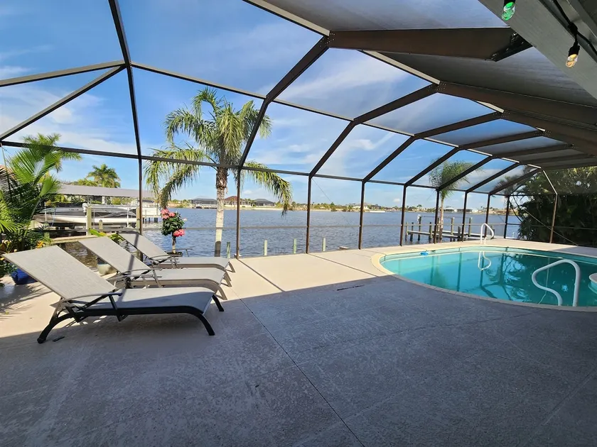Water Front, Heated Pool, Tiki, Large Lanai - Image 1