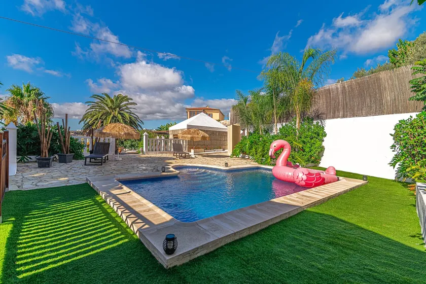 Villa „Aurora“ mit beheizbarem Pool, Meerblick, Privatpool und WLAN - Image 1