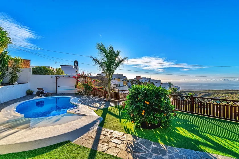 Casa vacanze \"Bernarda\" con piscina riscaldata, vista mare, piscina privata e Wi-Fi - Image 1