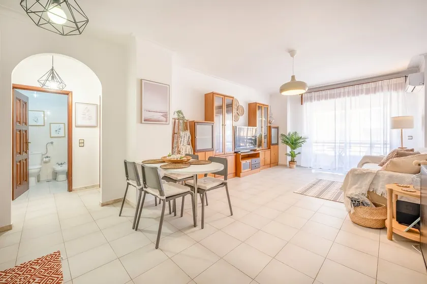 GuestReady - Sunshine at Costa da Caparica - Image 1