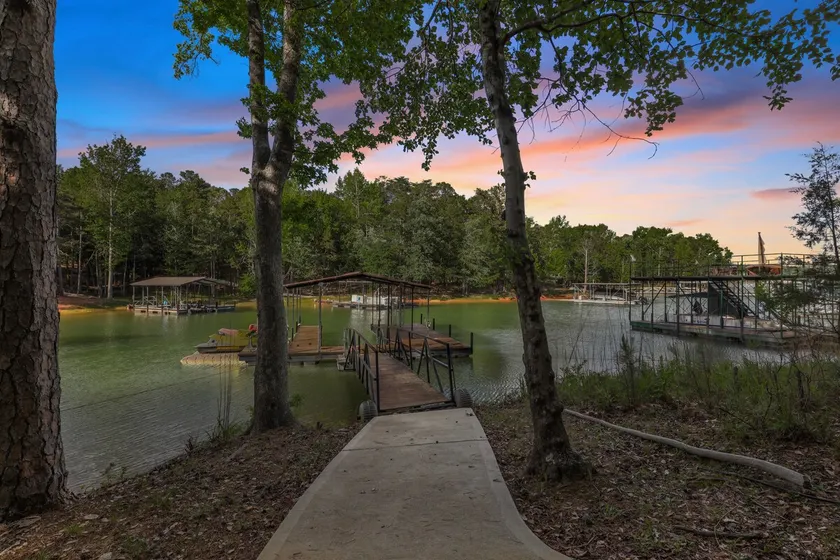 Milltown Cove Escape On Lake Hartwell - Image 1