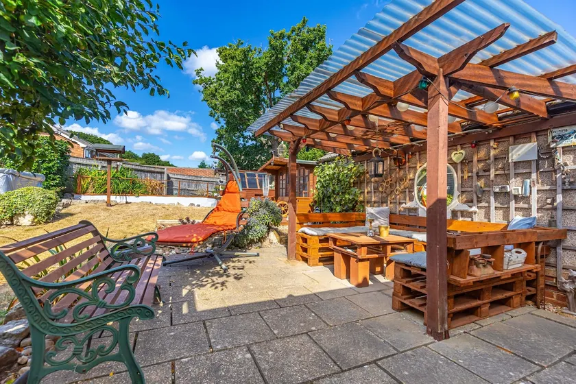 Cosy Cottage with Great Walks & Dog Friendly - Image 1