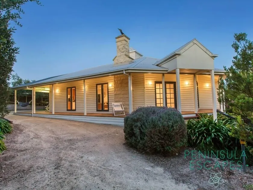 Portsea Essential - Wi-Fi y Netflix - Image 1