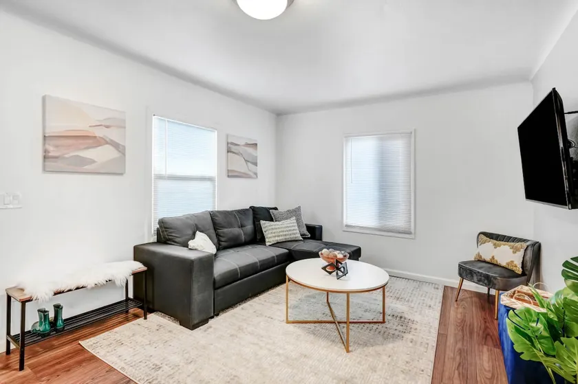 Tranquil Metro Abode • Pet friendly - Image 1