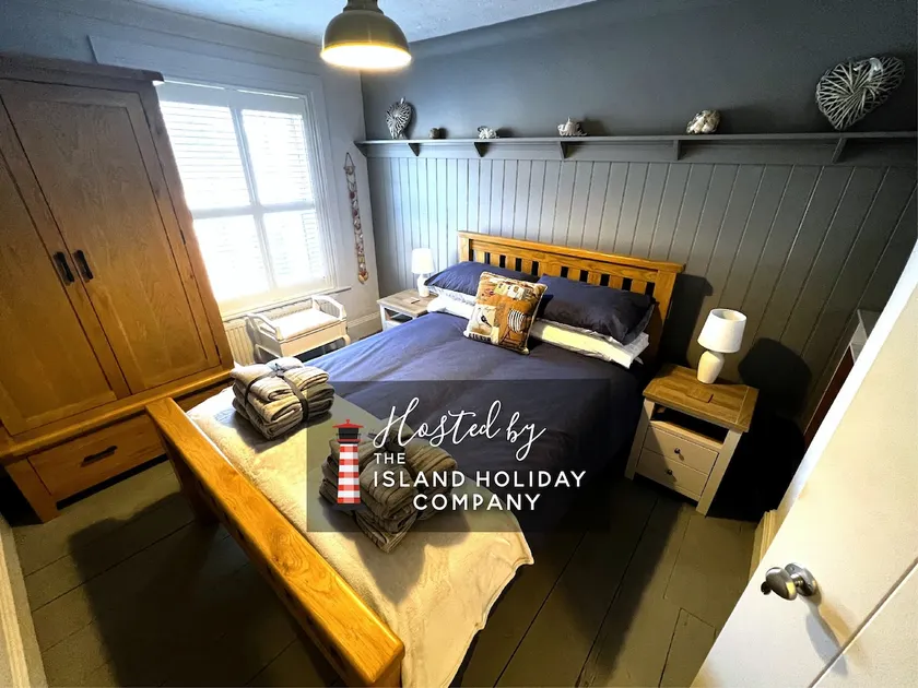 Ivy Cottage-Brading near Sandown Bay - Image 1