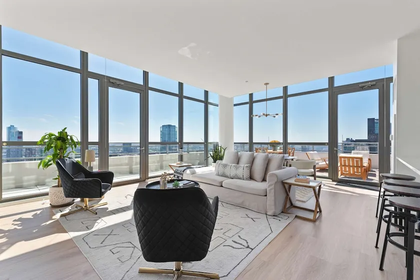 West Loop PH Fireplace Deck Incredible Views - Image 1
