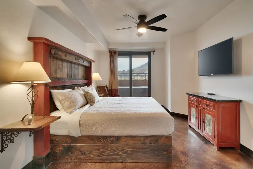 Luxury Downtown Rental (Hot Tub/Pet Friendly) #8 - Image 1
