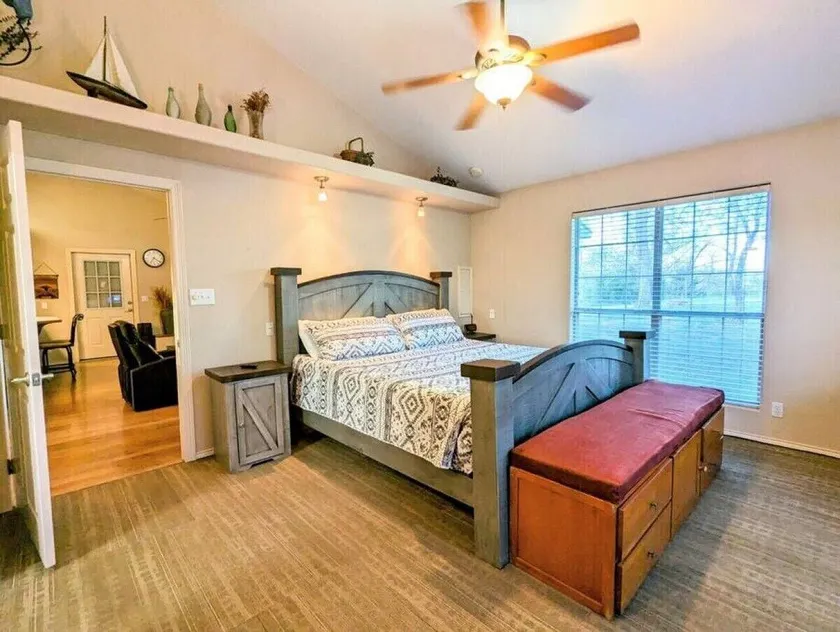 Treehouse Hideaway - Your Home Away from Home - Image 1