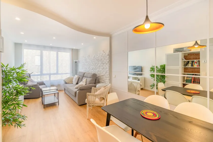 Spacious and comfortable apartment in Pamplona - Image 1