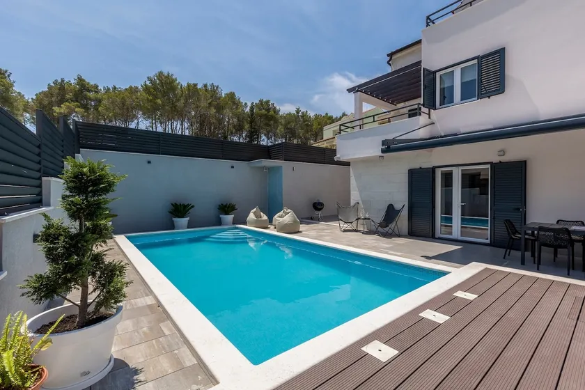 Exclusive Villa Del Mar in Milna with a pool - Image 1